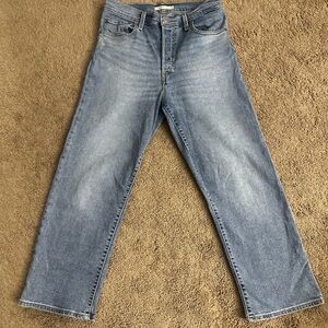 casual Levi light blue ribcage straight jeans:)